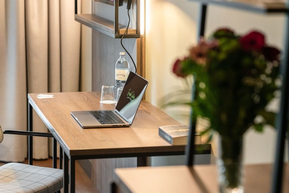 FreshSuites & Bar Superior Room, 1 King Bed, Non Smoking 10