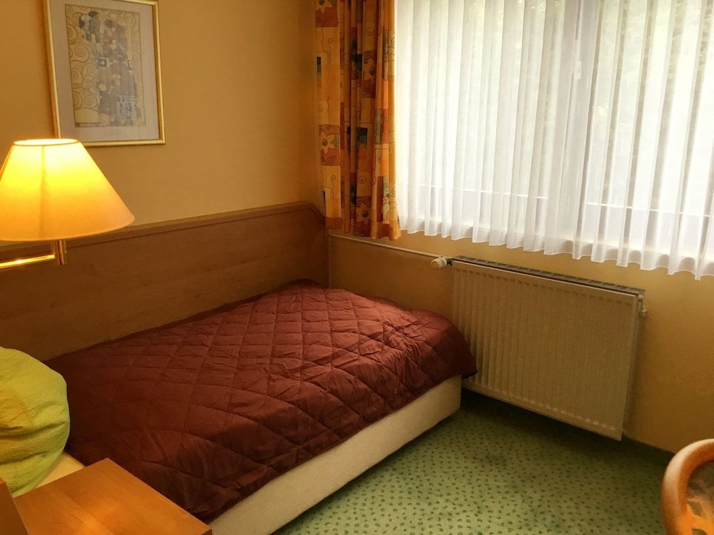 Standard Single Room, Garden View