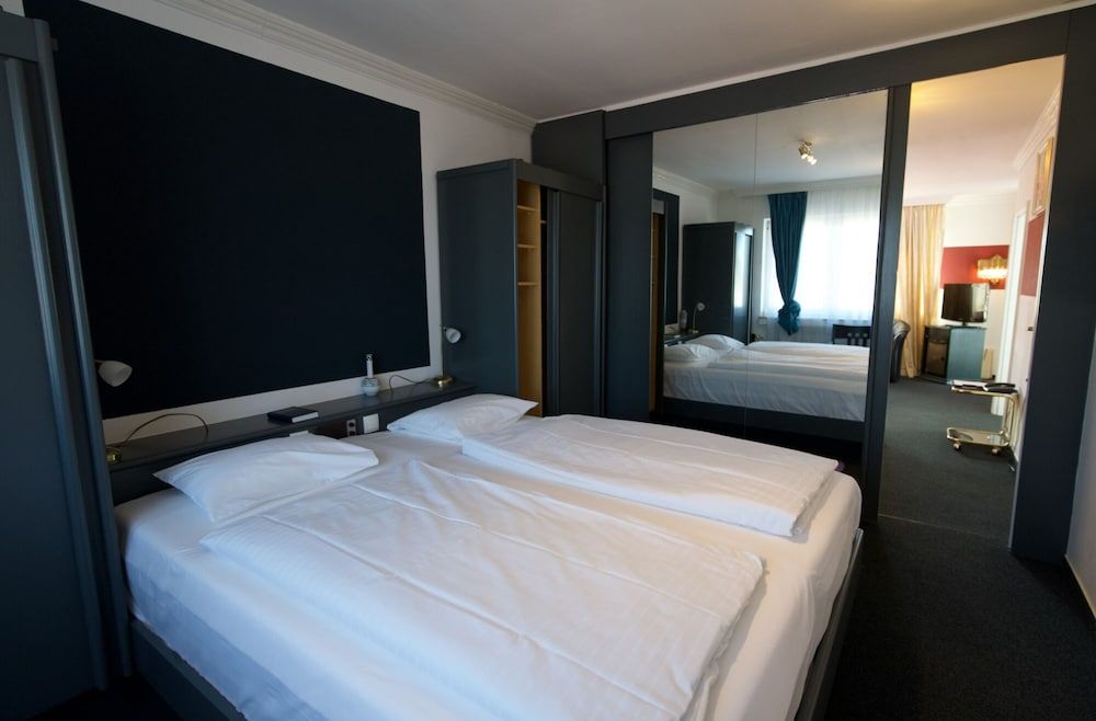 undefined Hotel Merian 10