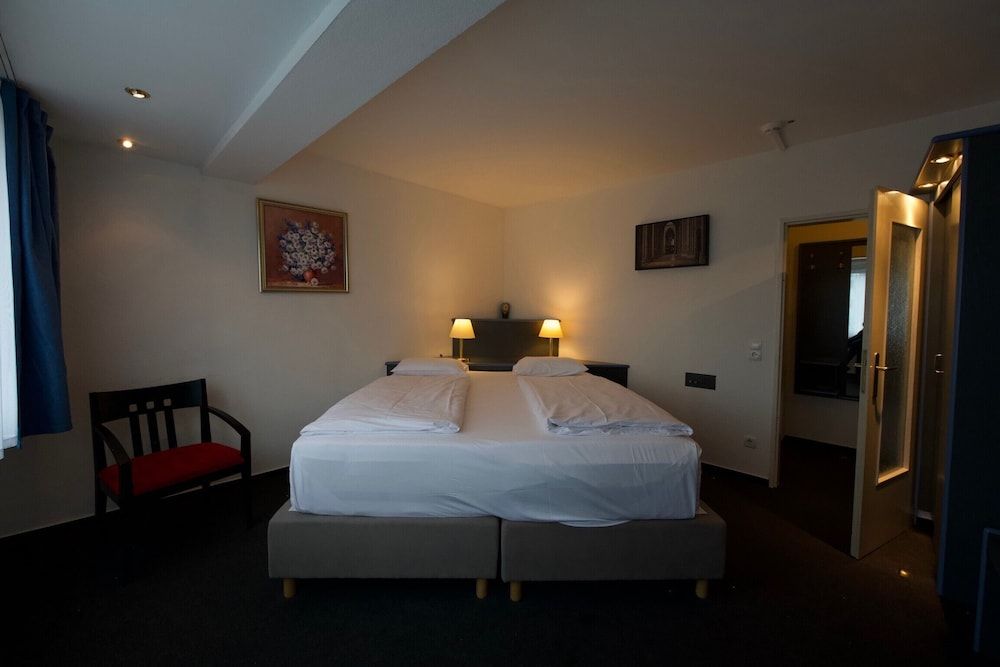 undefined Hotel Merian 3