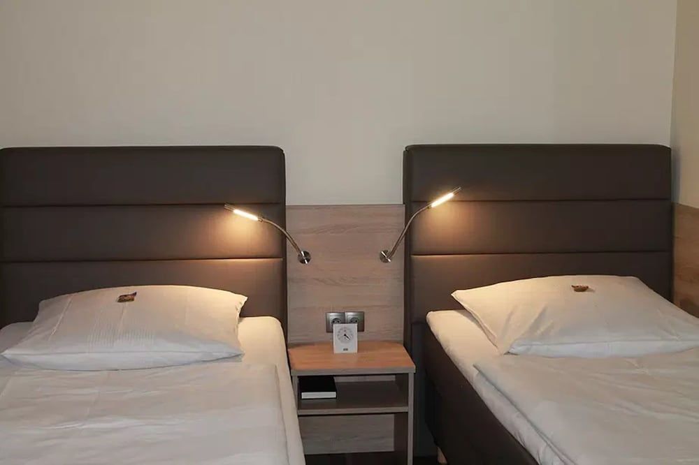 undefined La Maison Hotel - Boardinghouse