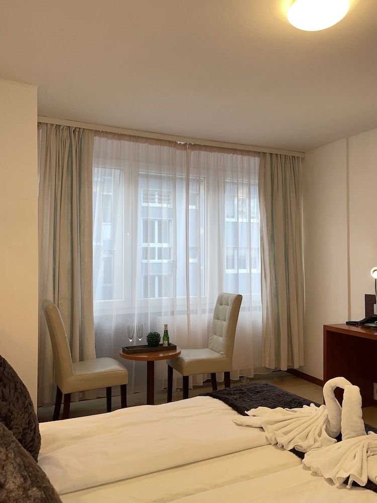 Griffin Hotel am Neumarkt Comfort Room 9