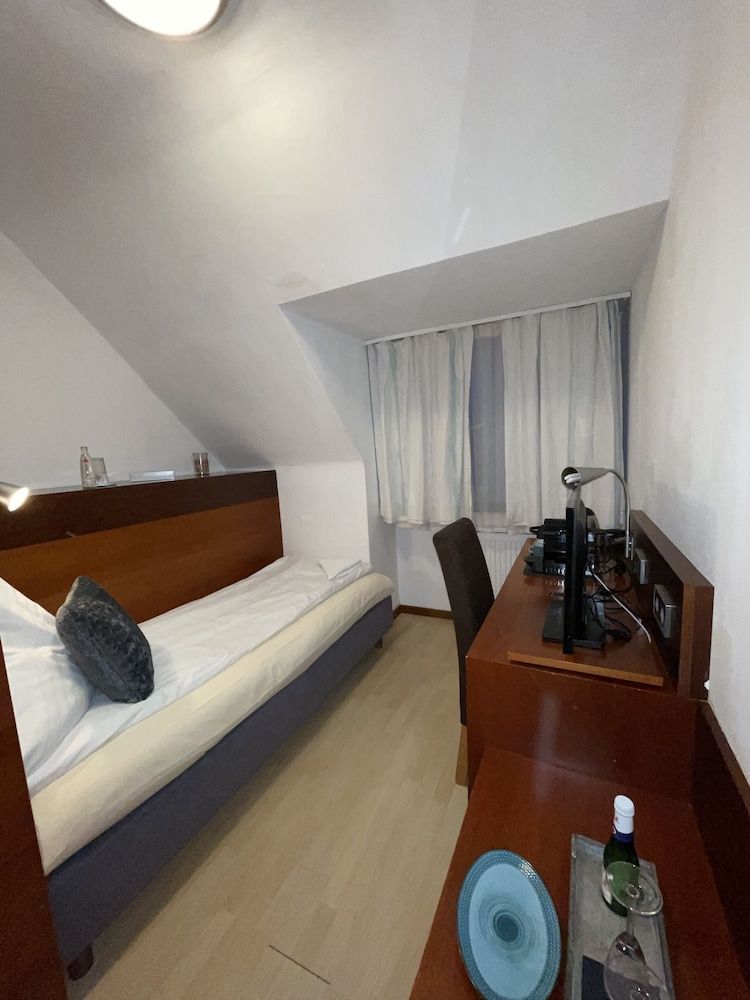 Griffin Hotel am Neumarkt Comfort Room 18