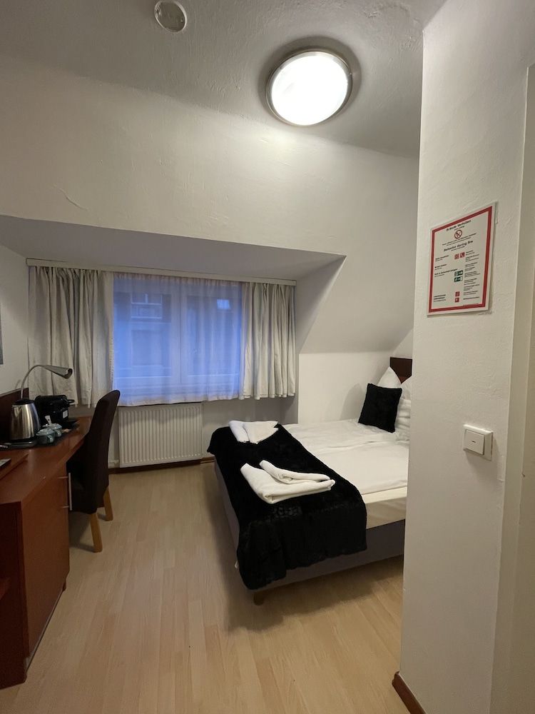 Griffin Hotel am Neumarkt Comfort Room 22