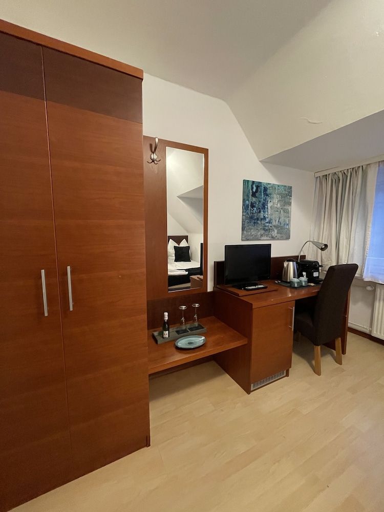 Griffin Hotel am Neumarkt Comfort Room 19