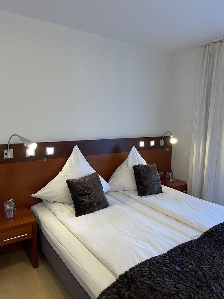 Griffin Hotel am Neumarkt Comfort Room 24