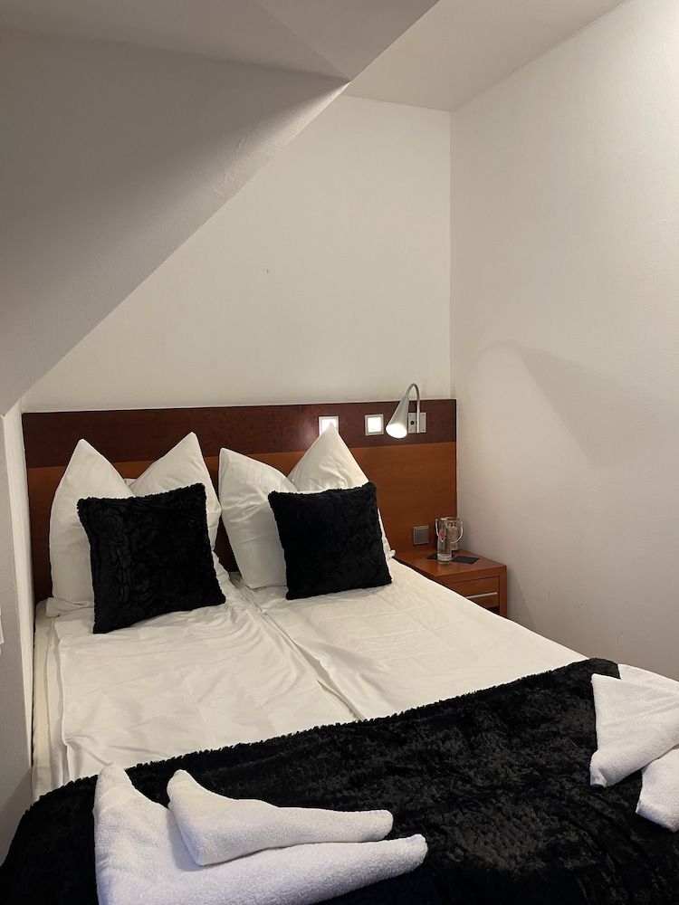 Griffin Hotel am Neumarkt Comfort Room 21