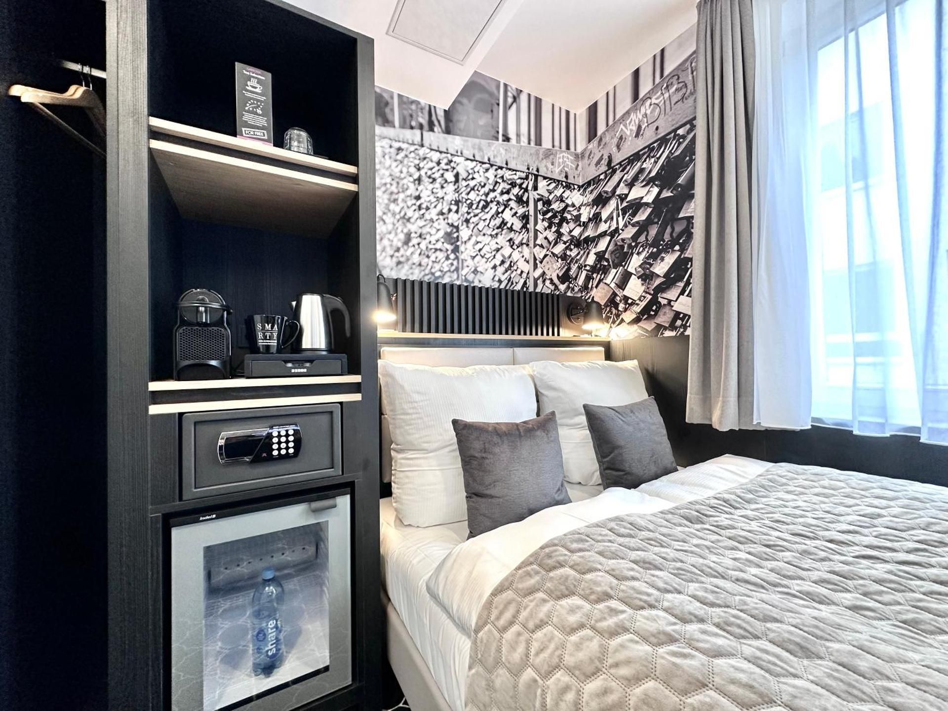 Compact Double Room with Old Town View