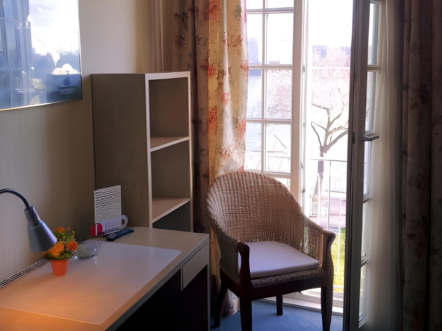 Single Room with Shared Toilet