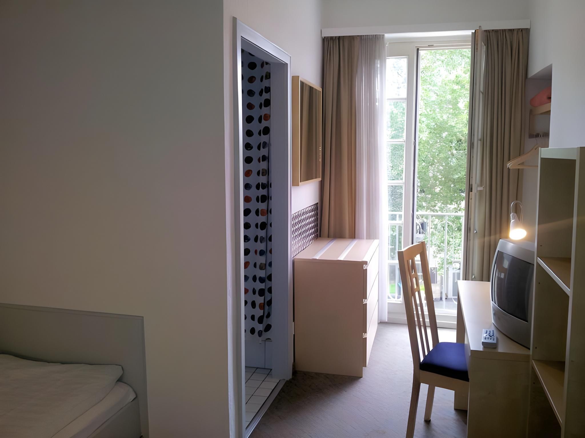 Single Room with Shared Toilet