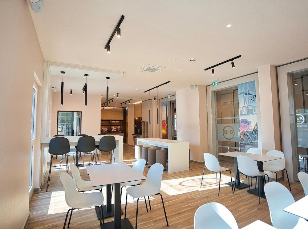 undefined B&B Hotel Köln-City 4