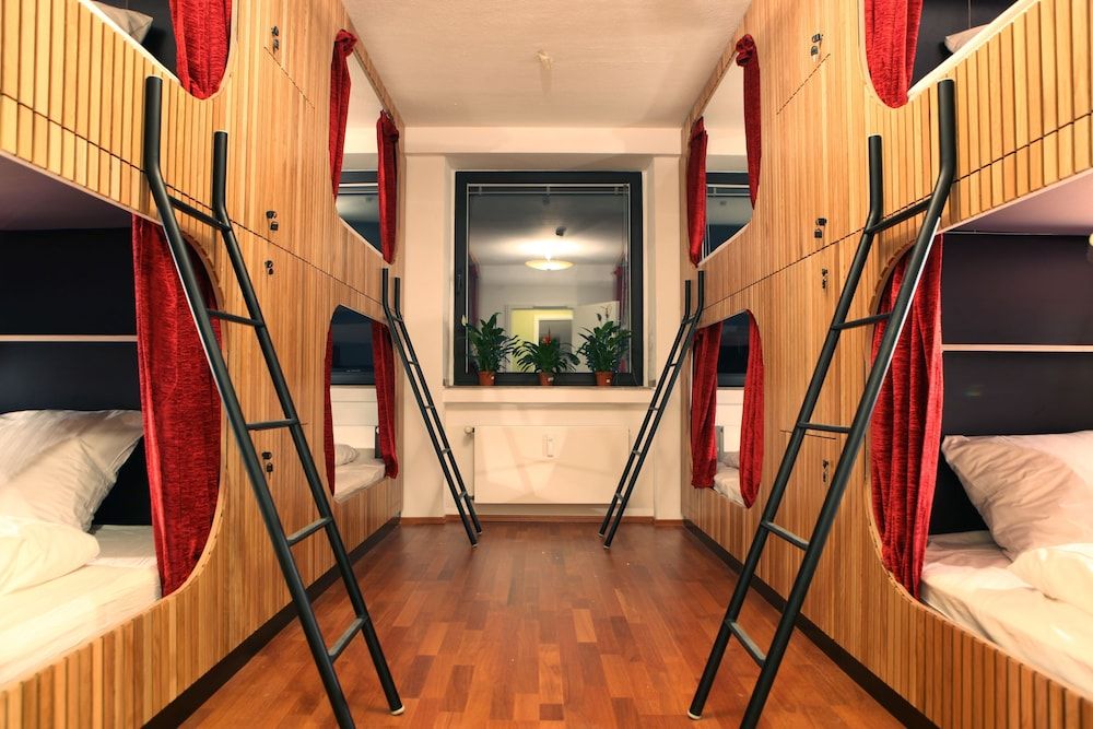 undefined die wohngemeinschaft Hostel 6