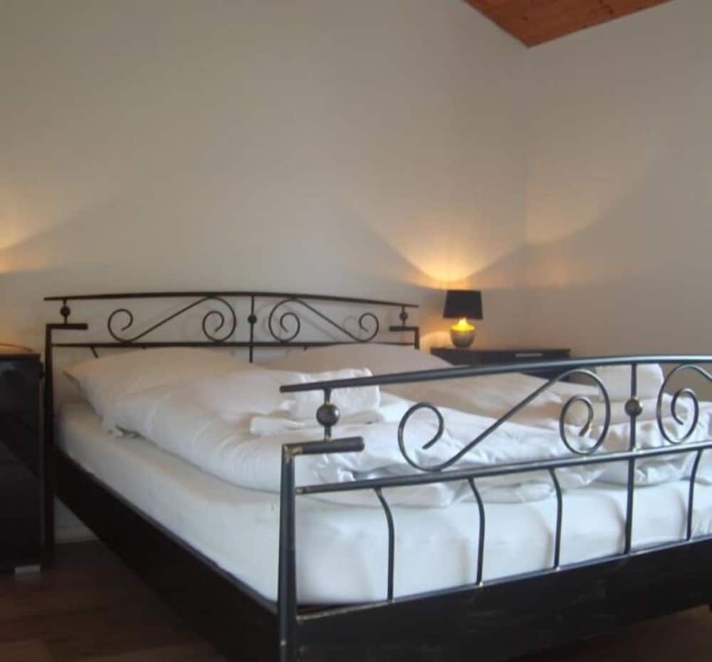 House, 2 Bedrooms