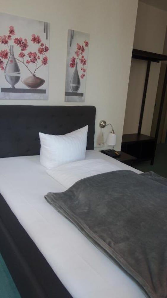 Hotel Restaurant Erbprinz Walldorf Business Single Room, 1 Large Twin Bed, Non Smoking 2
