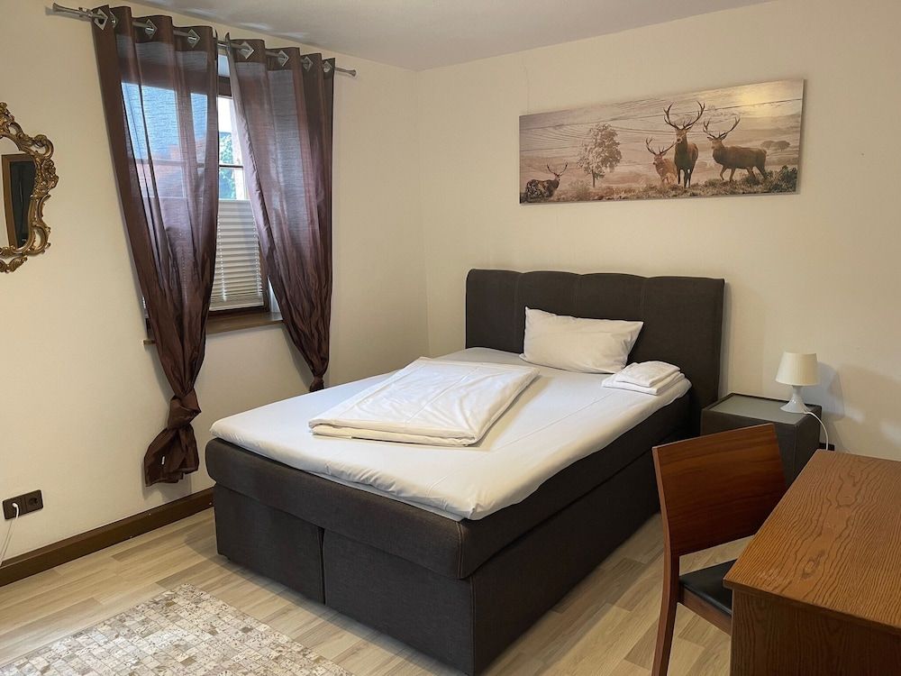 Landhotel Sickinger Hof Standard Double Room, Private Bathroom, Garden View 4