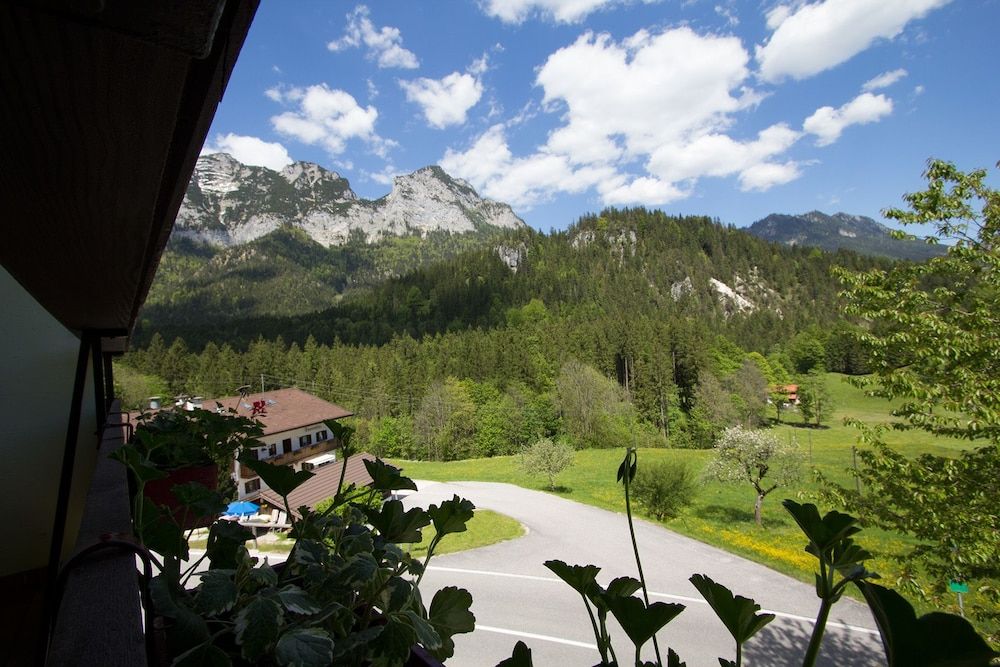 Alpenhotel Beslhof Comfort Double Room, Balcony, Mountain View 2