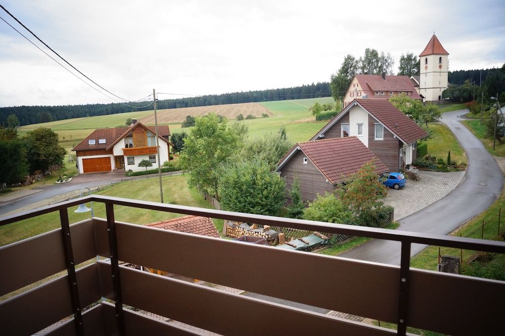 Basic Single Room, Shared Bathroom (Balcony)
