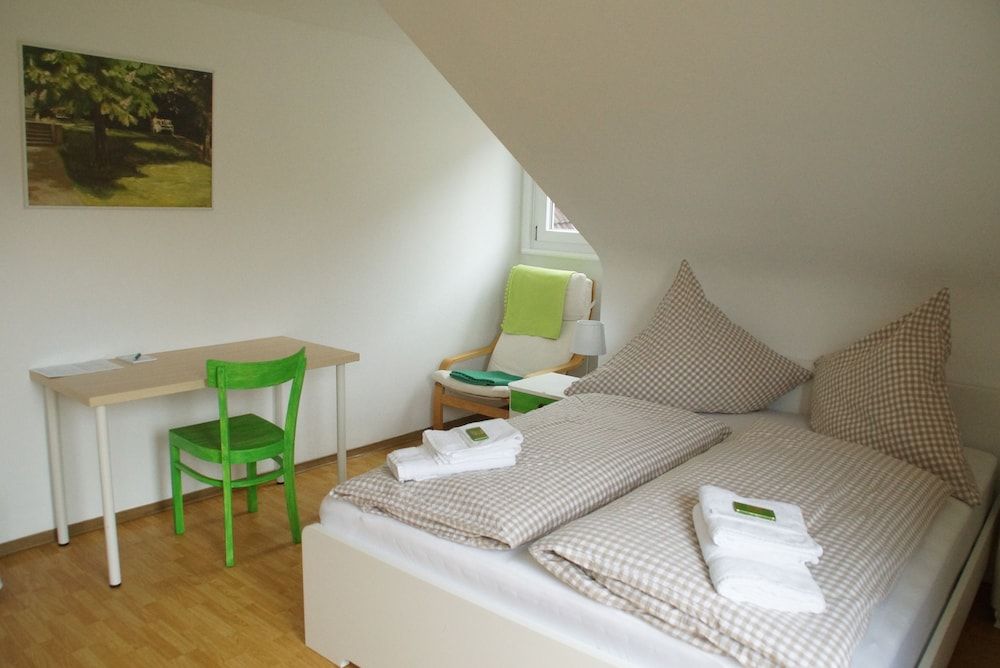 Basic Double Room, Shared Bathroom (Balcony)