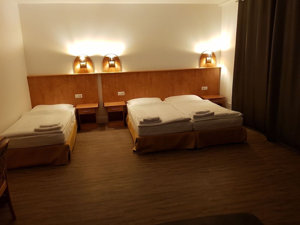 Hotel Krone UG Comfort Triple Room 3
