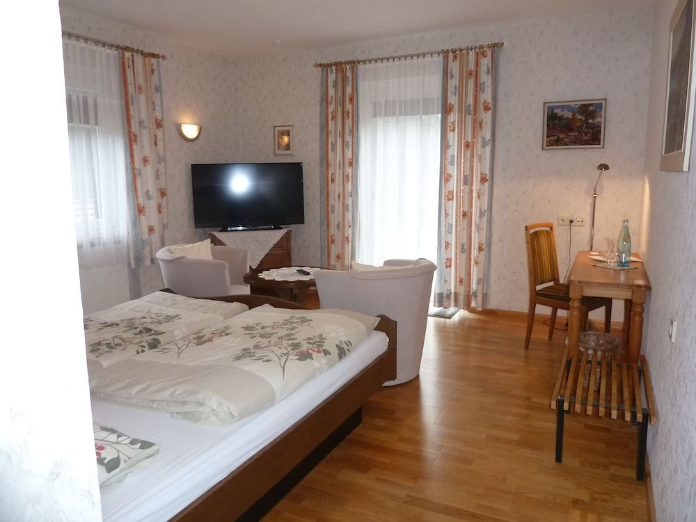 Double Room, 1 Bedroom, Garden View