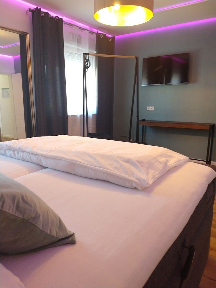 Hotel am Stadion Deluxe Double Room 2