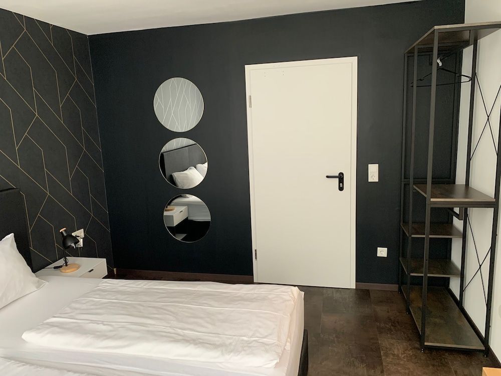 MOTELO Bielefeld Double Room 3