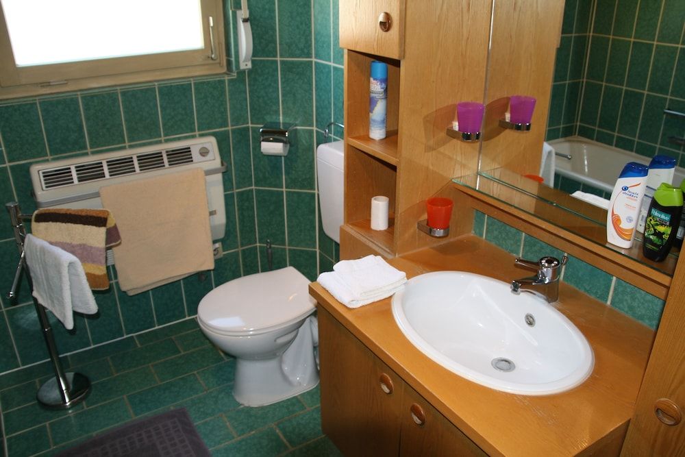 Double Room, Mixed Dorm, Shared Bathroom (Haus 16)
