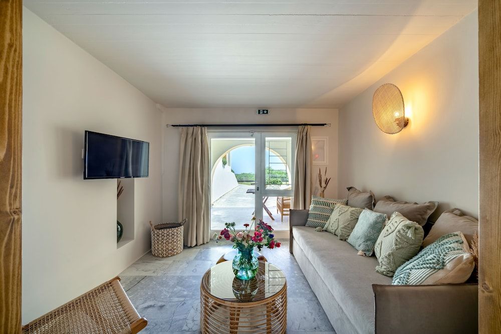 Double Room, Multiple Beds, Partial Sea View, Ground Floor (04)