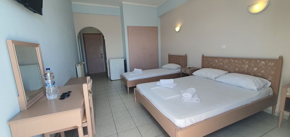 Artemis Hotel Triple Room, Sea View 12