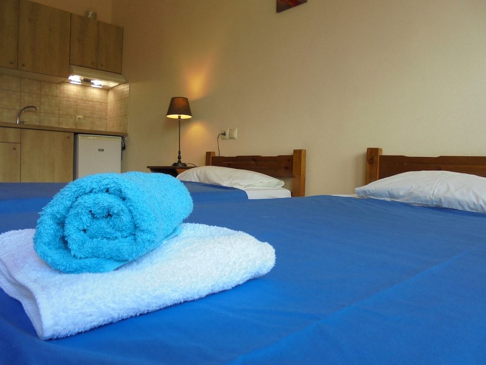 Yannis Residences Standard Studio, 2 Twin Beds 5