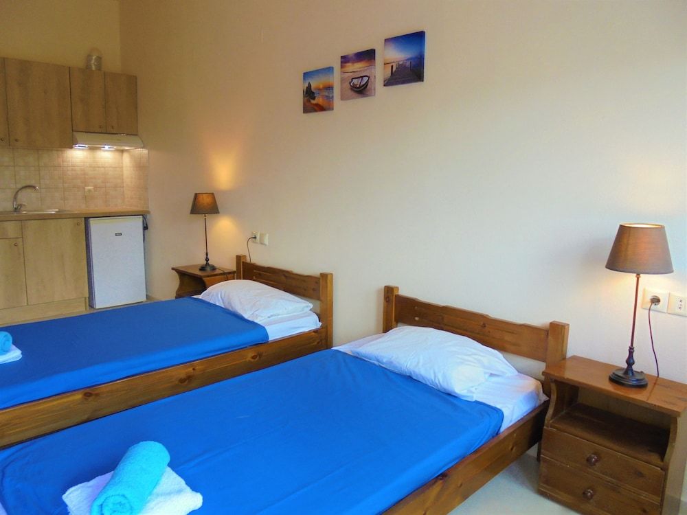 Yannis Residences Standard Studio, 2 Twin Beds 3