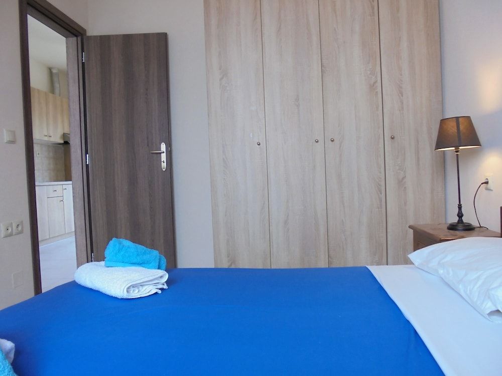 Yannis Residences Classic Apartment, 1 Double Bed, Mountain View 5