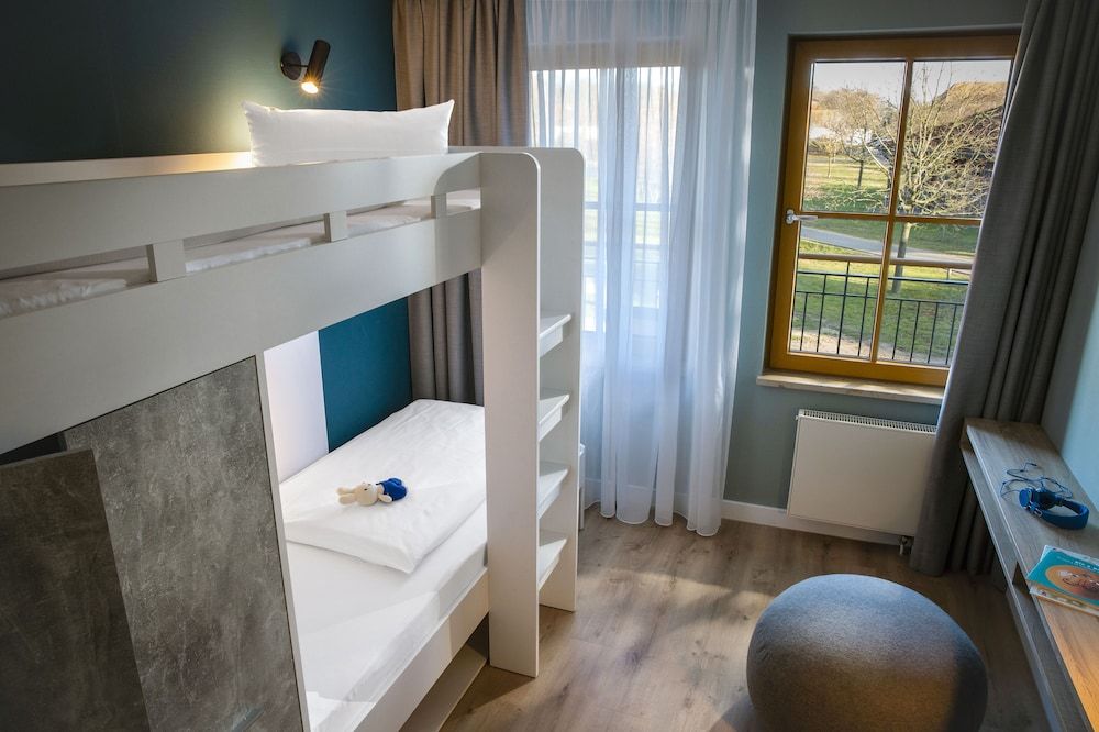 Family Room, Multiple Beds