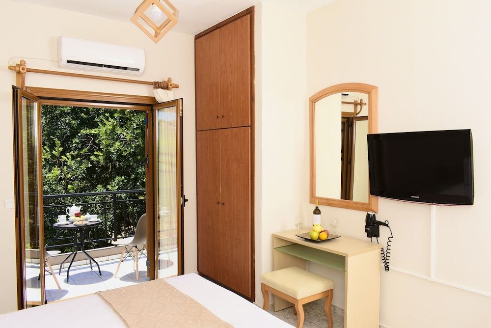 Family Triple Room, 1 Bedroom, Non Smoking, Mountain View