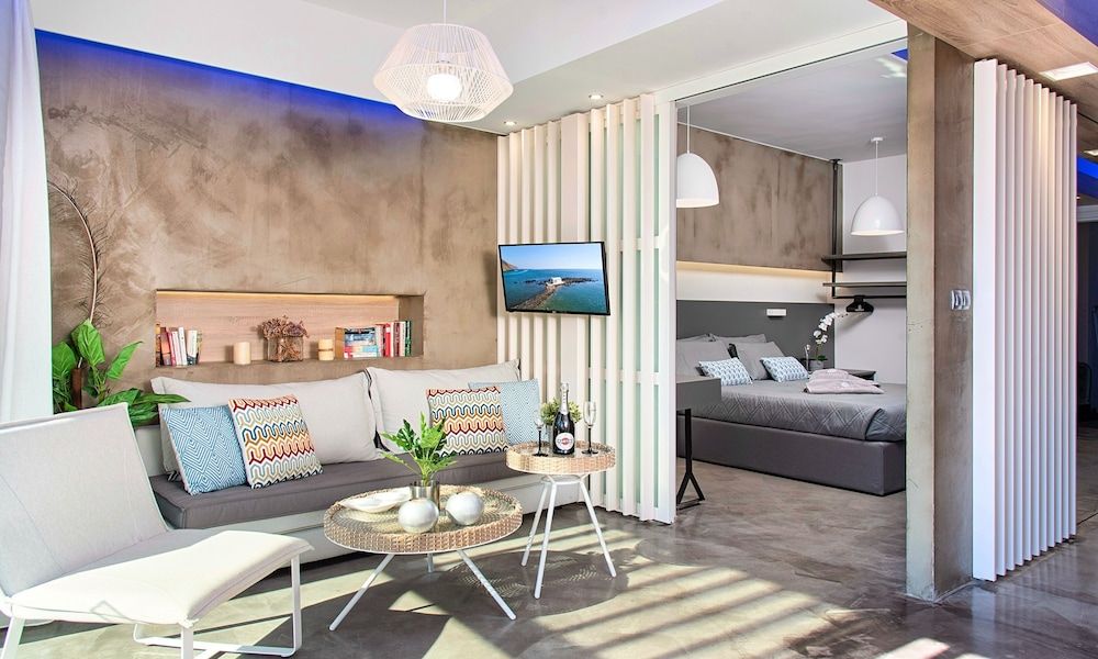 Erasmia Beachside Suites