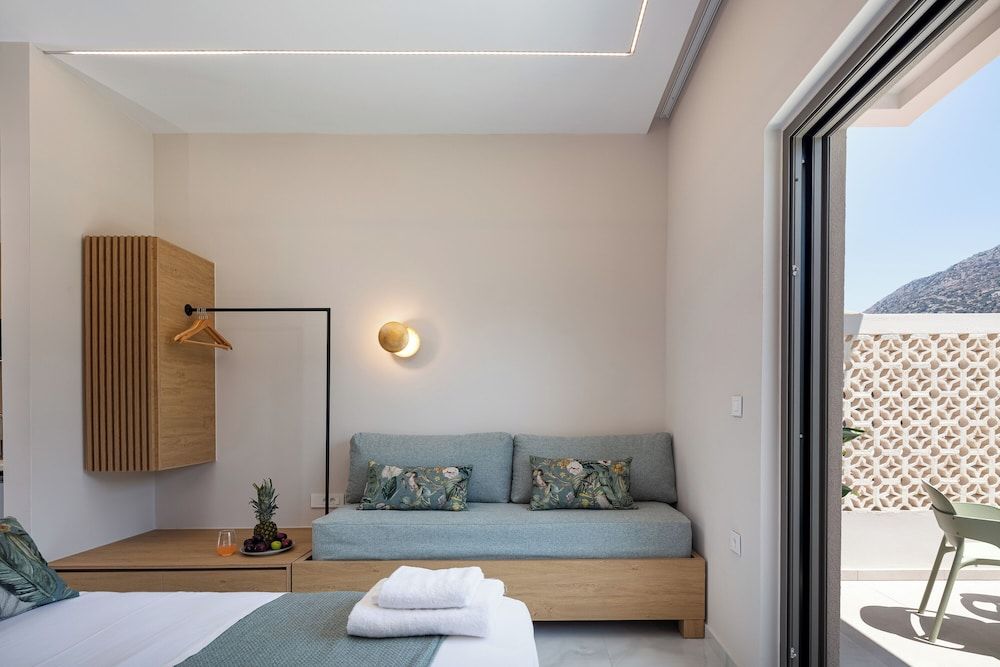 Mira Mare Luxury Residence Deluxe Studio, Sea View 2