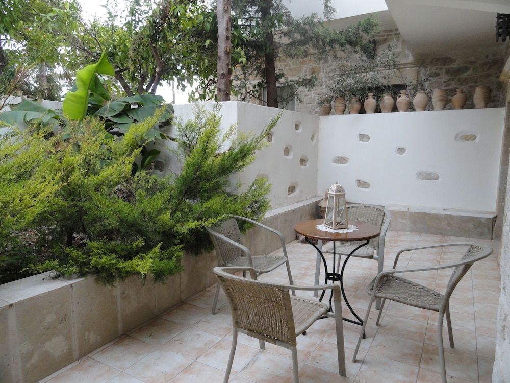 Villa Arokaria