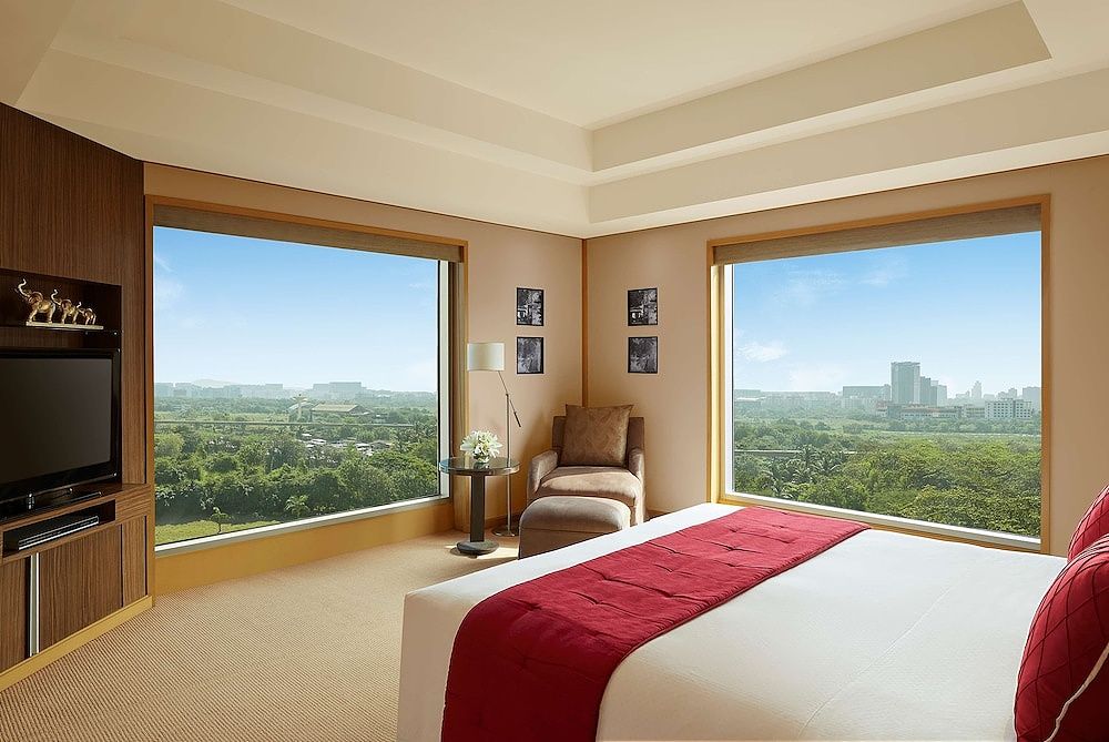 Suite, 1 King Bed (Verandah)
