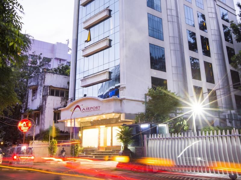 undefined Hotel Airport International 8