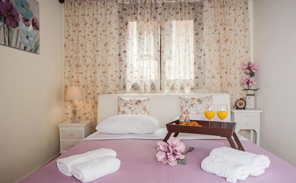 Duplex, 2 Bedrooms, Partial Sea View