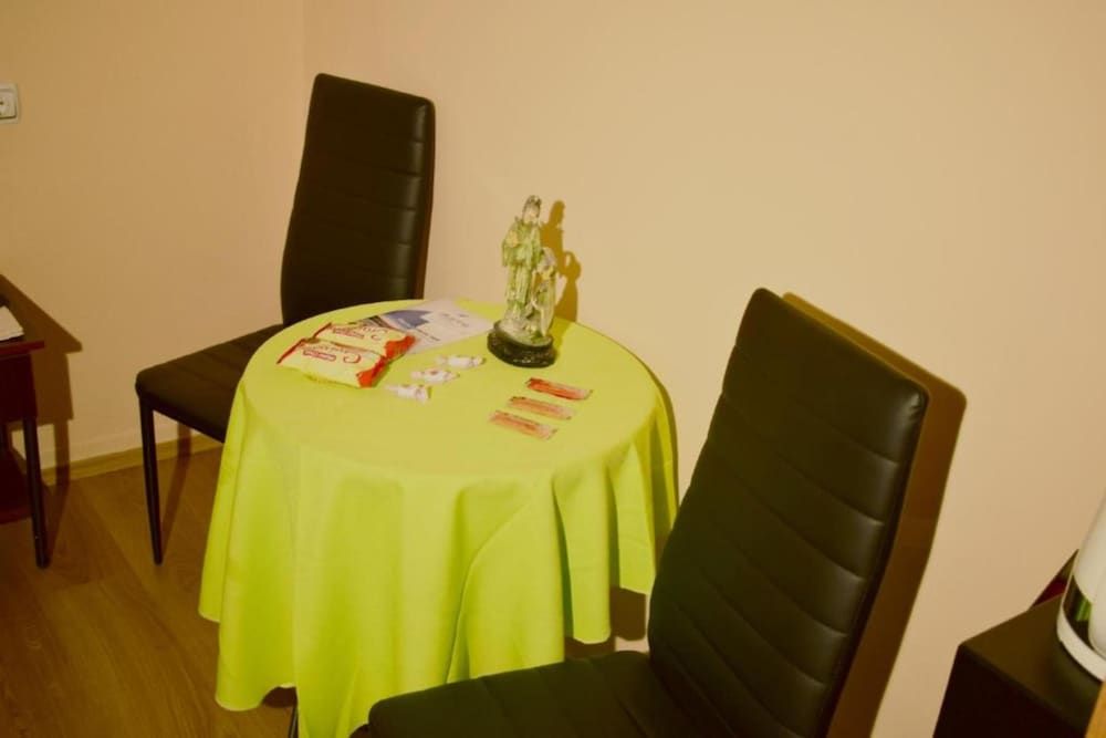 Basic Double Room (4)