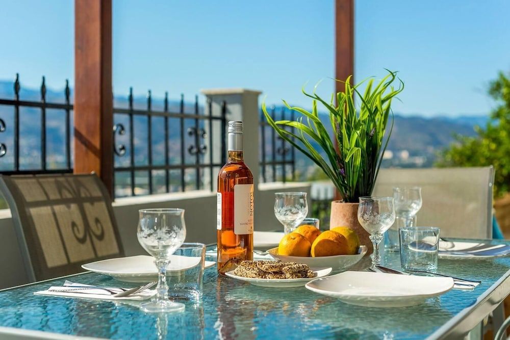 Superior Apartment - Overlooking Chania-with Pool
