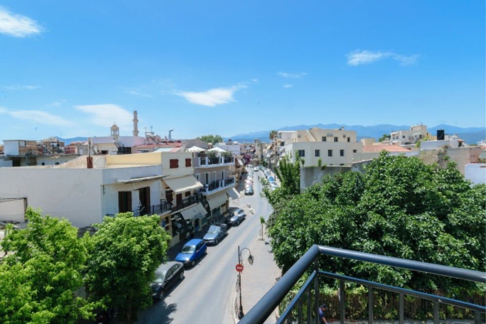 Diamond Suites Elite Studio Suite 9