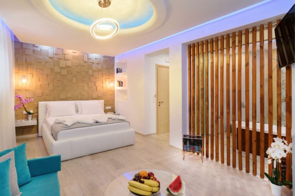 Diamond Suites Elite Studio Suite 17