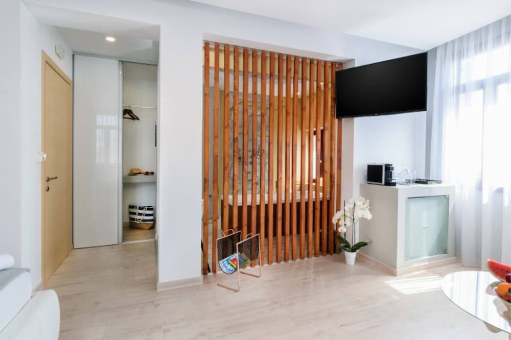 Diamond Suites Elite Studio Suite 12