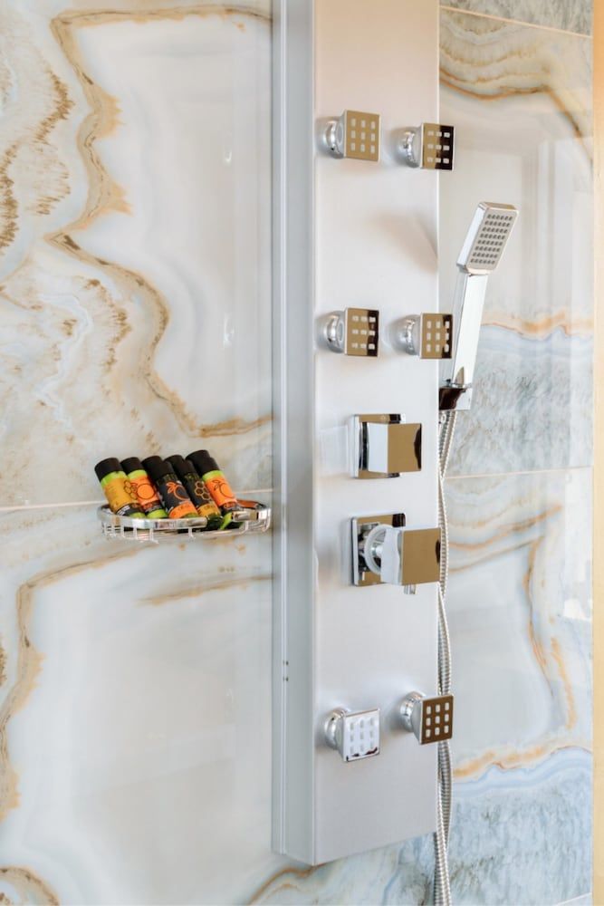 Diamond Suites Elite Studio Suite 20