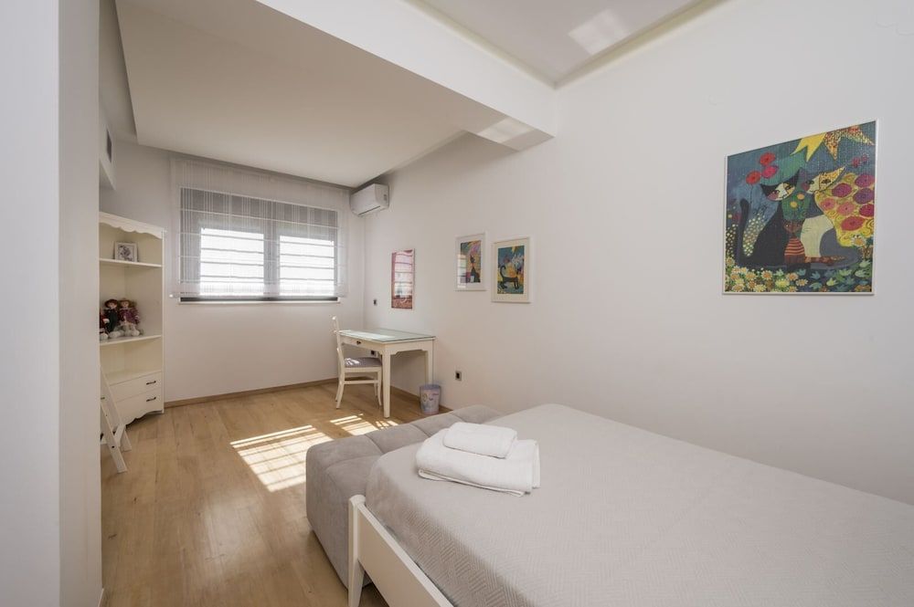 Meliti Luxury Villa Luxury Villa, 4 Bedrooms 2