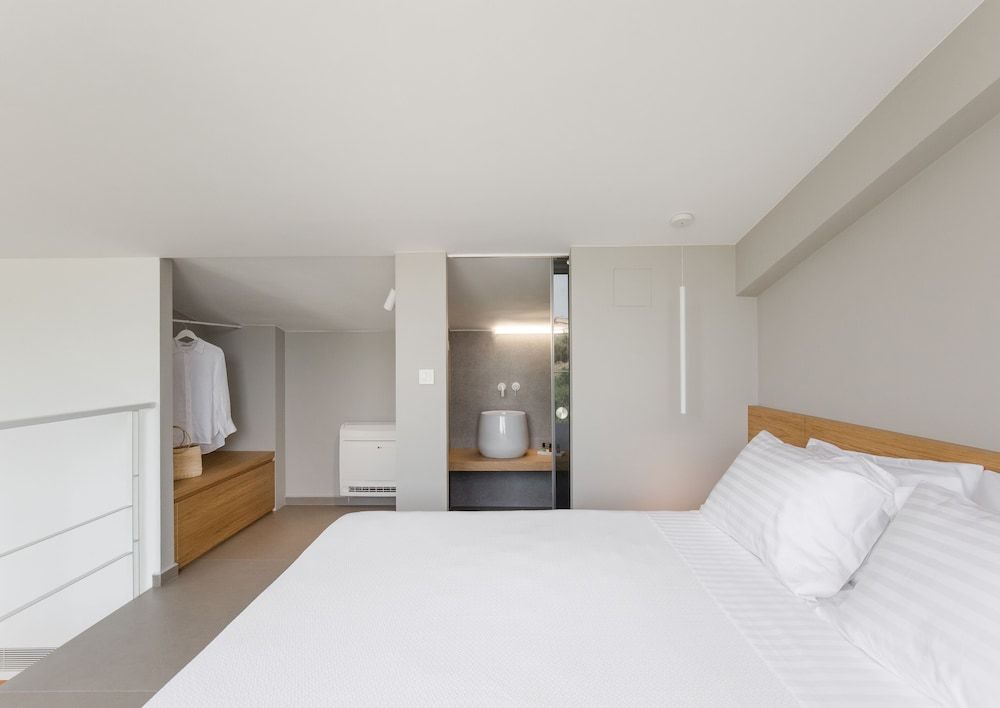 Noemie Luxury Suite 105