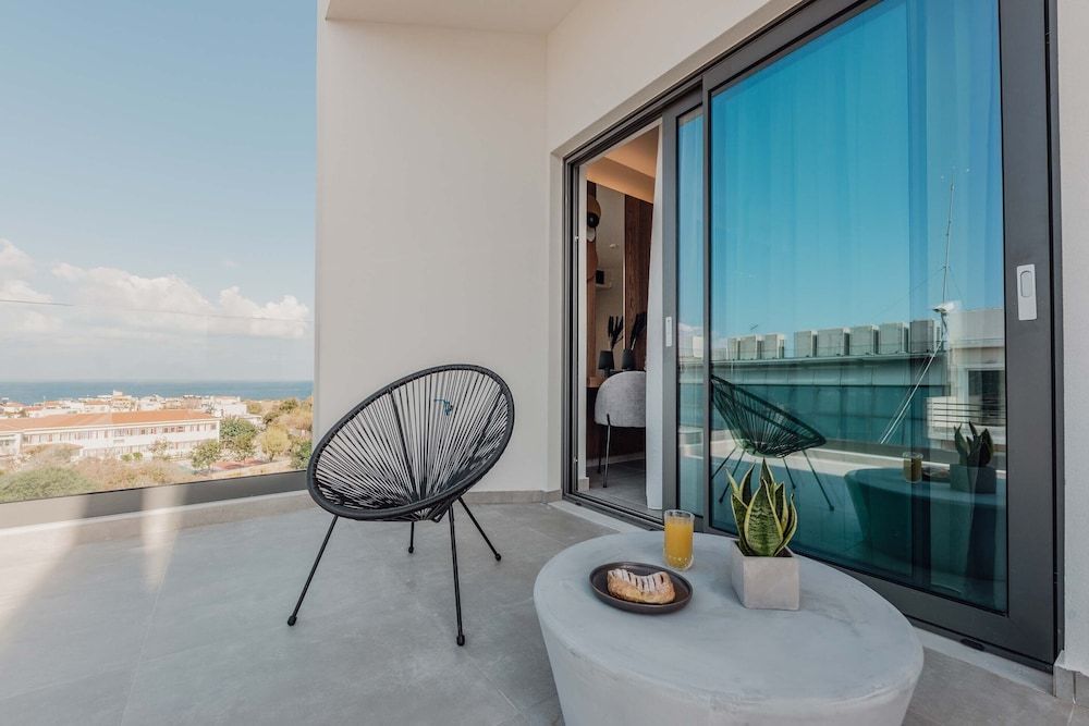 Luxury Apartment, 3 Bedrooms, Private Pool, Sea View