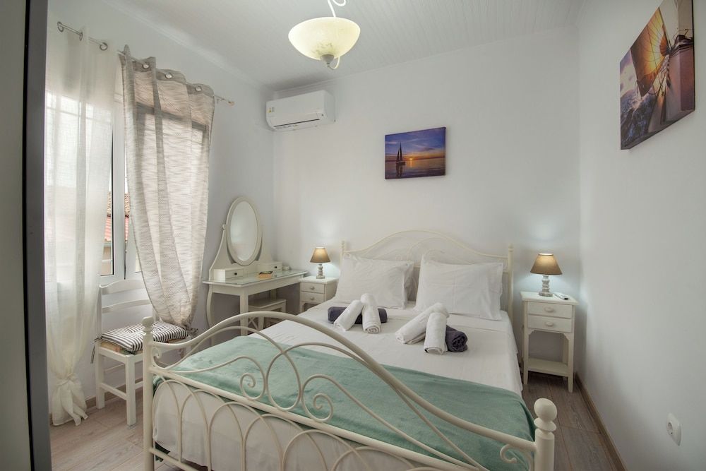 House, 2 Bedrooms, Private Pool, Sea View